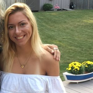 Meet your Posher, Julia